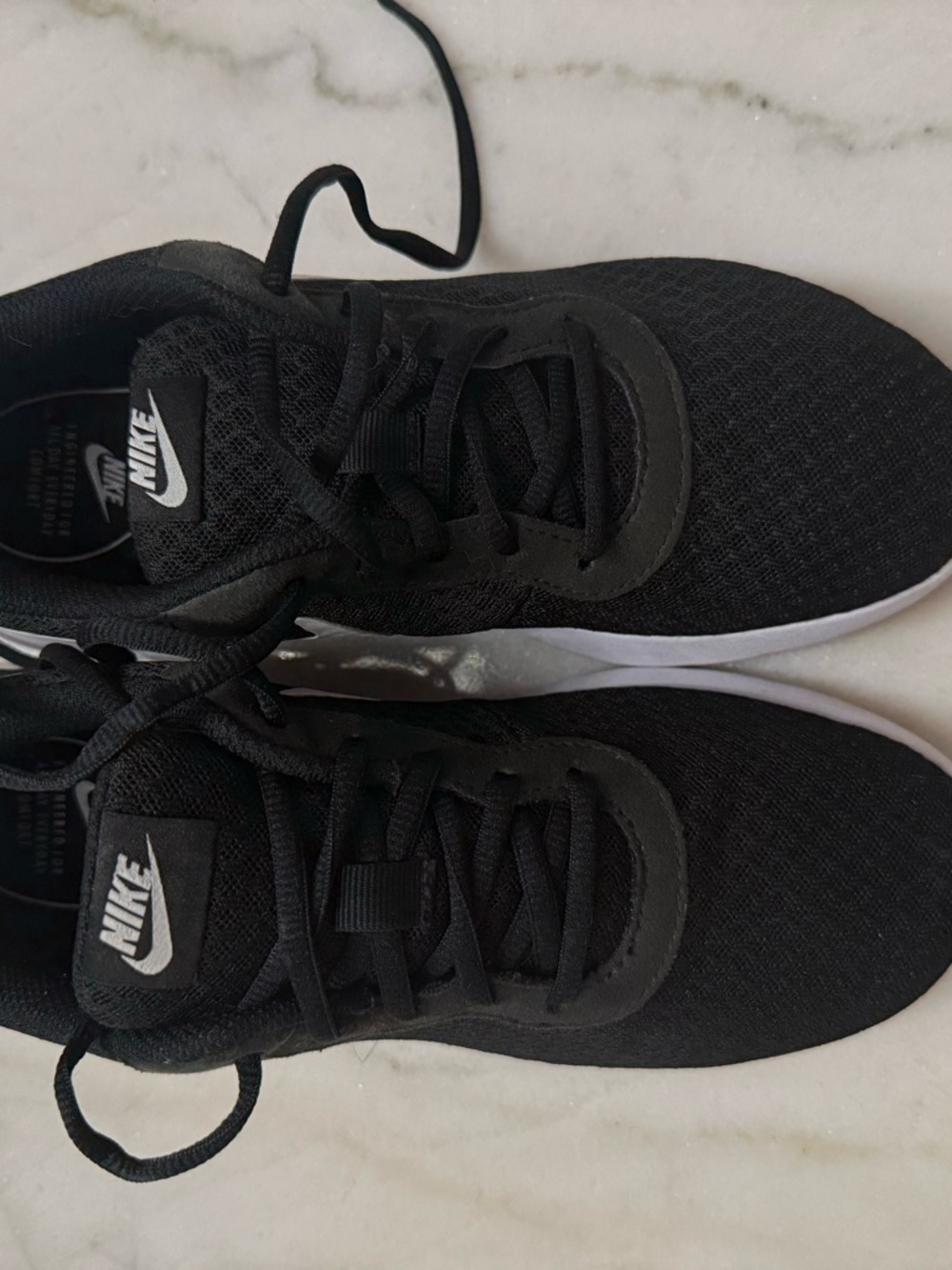 Nike Tanjun Women's Athletic Black Black Shoes - Picture 2 of 4